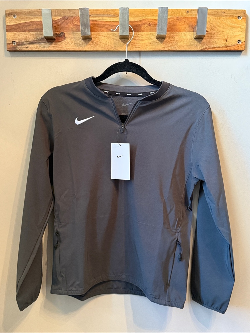 Nike - Youth Gray Long-Sleeve Windshirt Pullover with Zipper Pocket